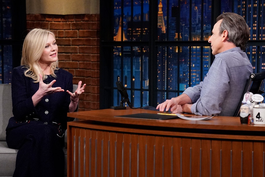 Kirsten Dunst being interviewed by Seth Meyers on Late Night with Seth Meyers, Episode 1510