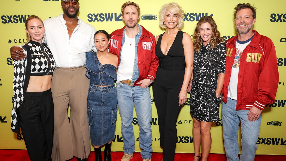 The cast of The Fall Guy (2024) pose on the red carpet.