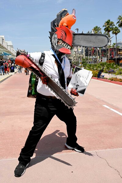 A cosplayer dressed as Chainsaw man at SDCC 2023 Day 3