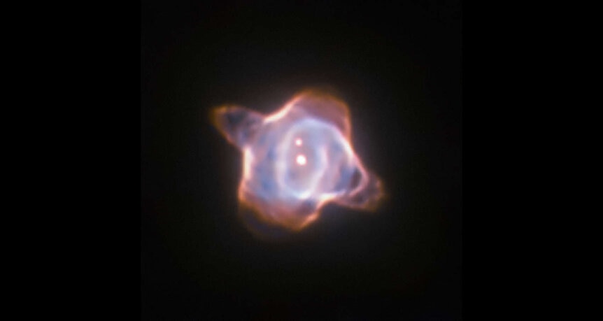 Hubble view of Henize 3-1537 in 1998, when the central star SAO 244567 had just started to cool again. Credit: ESA/Hubble & NASA