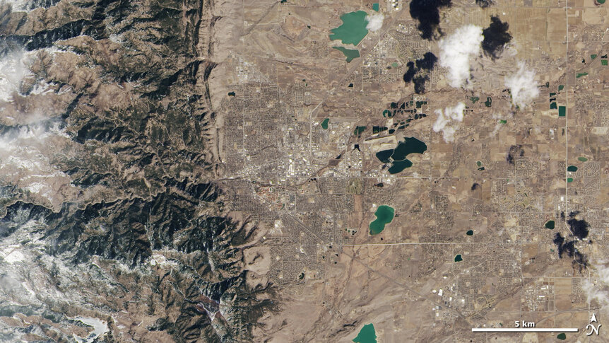 Where the ancient seadbed meets the ancient mountains: Boulder, Colorado from space. Credit:&nbsp;USGS/NASA Earth Observatory