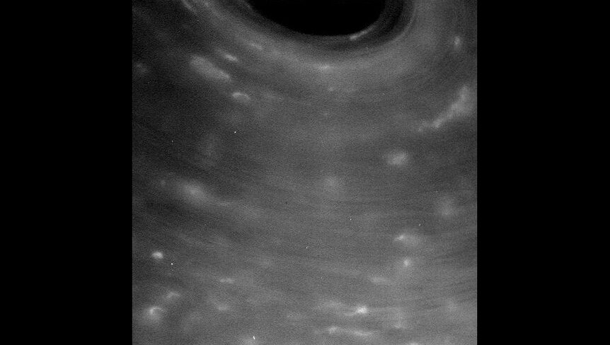 clouds above Saturn's north pole