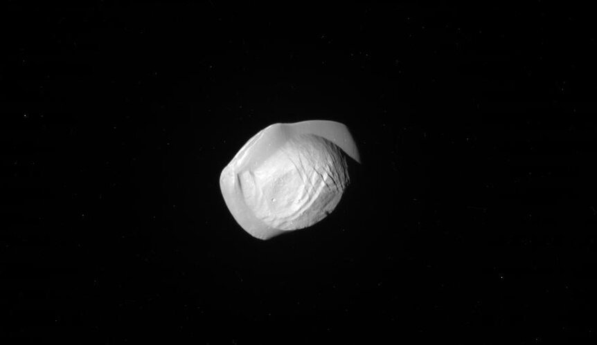 Saturn&#039;s moon Pan