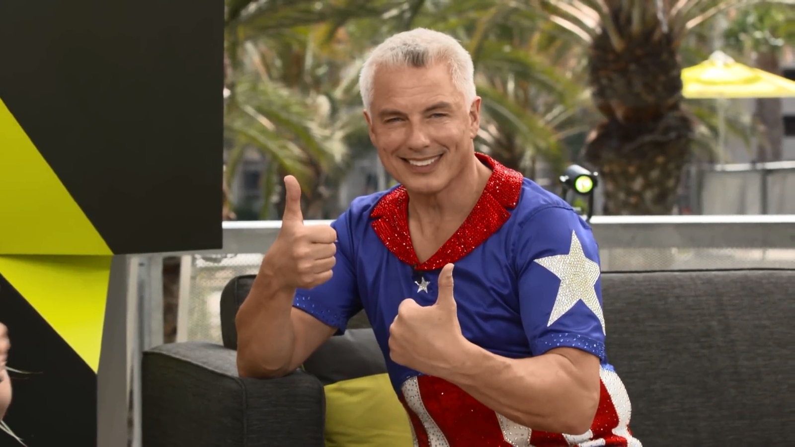 Watch Sdcc John Barrowman Cosplays As Captain America And Wants A Images, Photos, Reviews