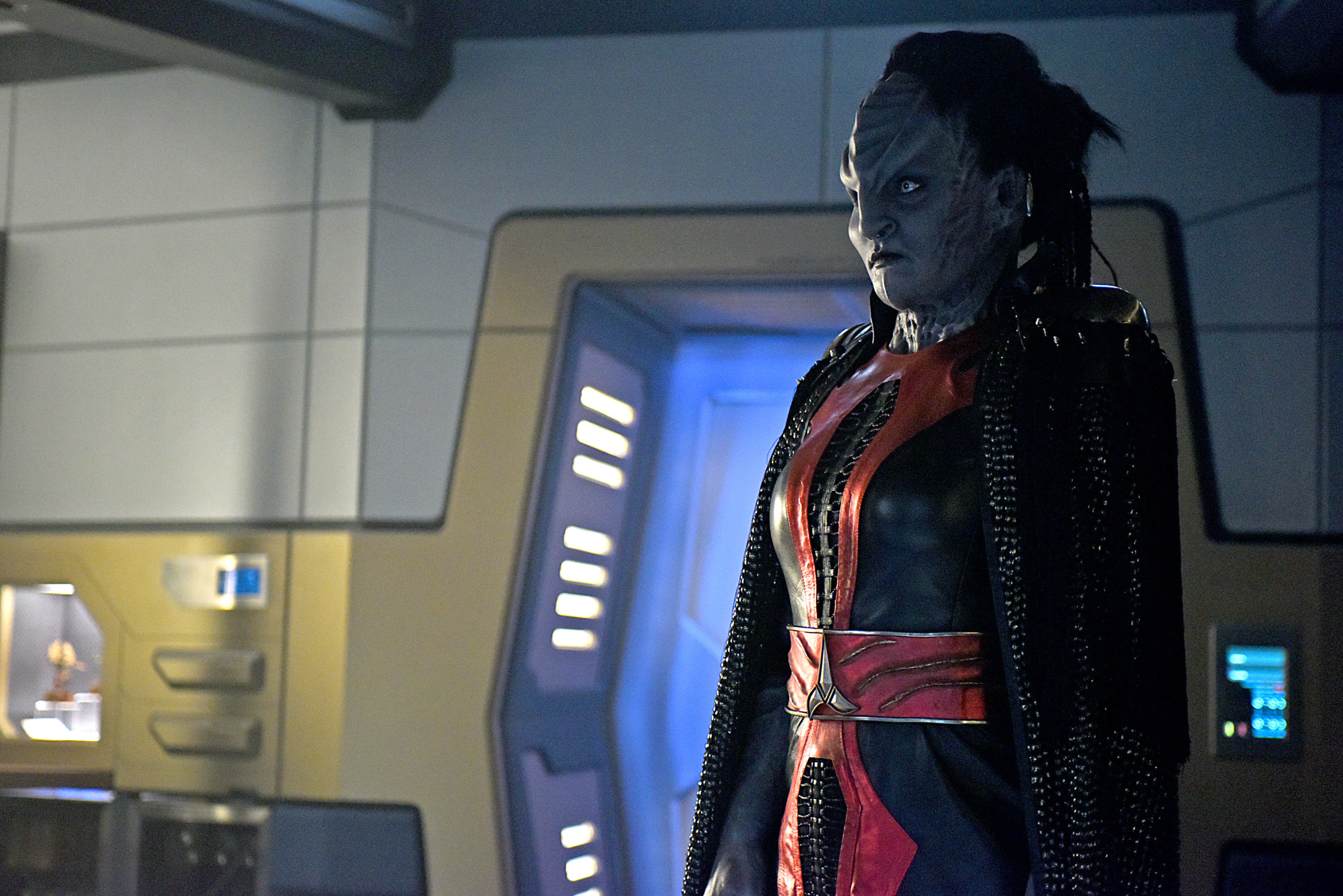 Mary Chieffo as L'Rell on Star Trek: Discovery (Credit: John Medland/CBS)