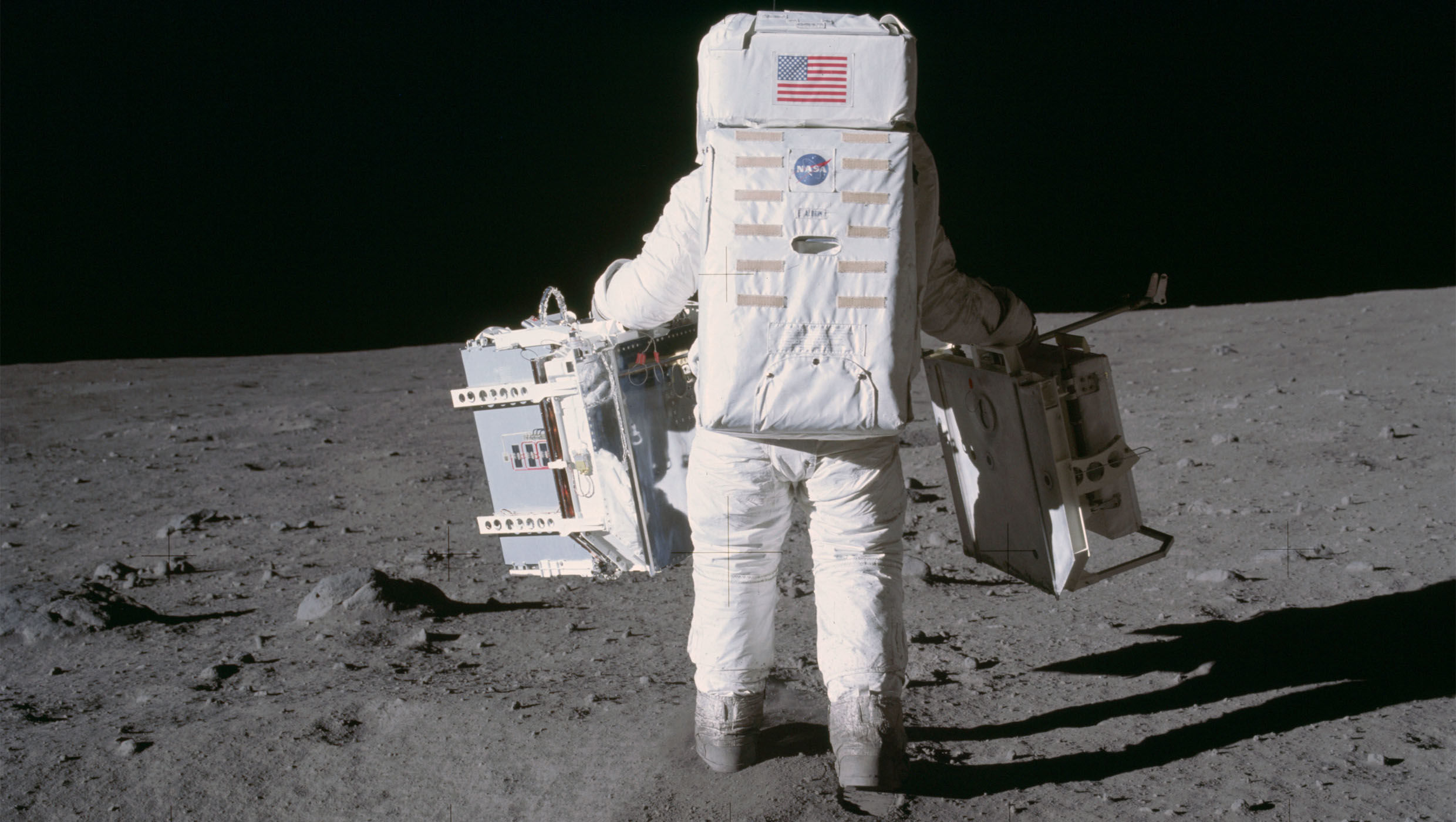 First land on the moon. Аполлон 11 1969. Скафандр Аполлон 11. Астронавты Аполлон 11.