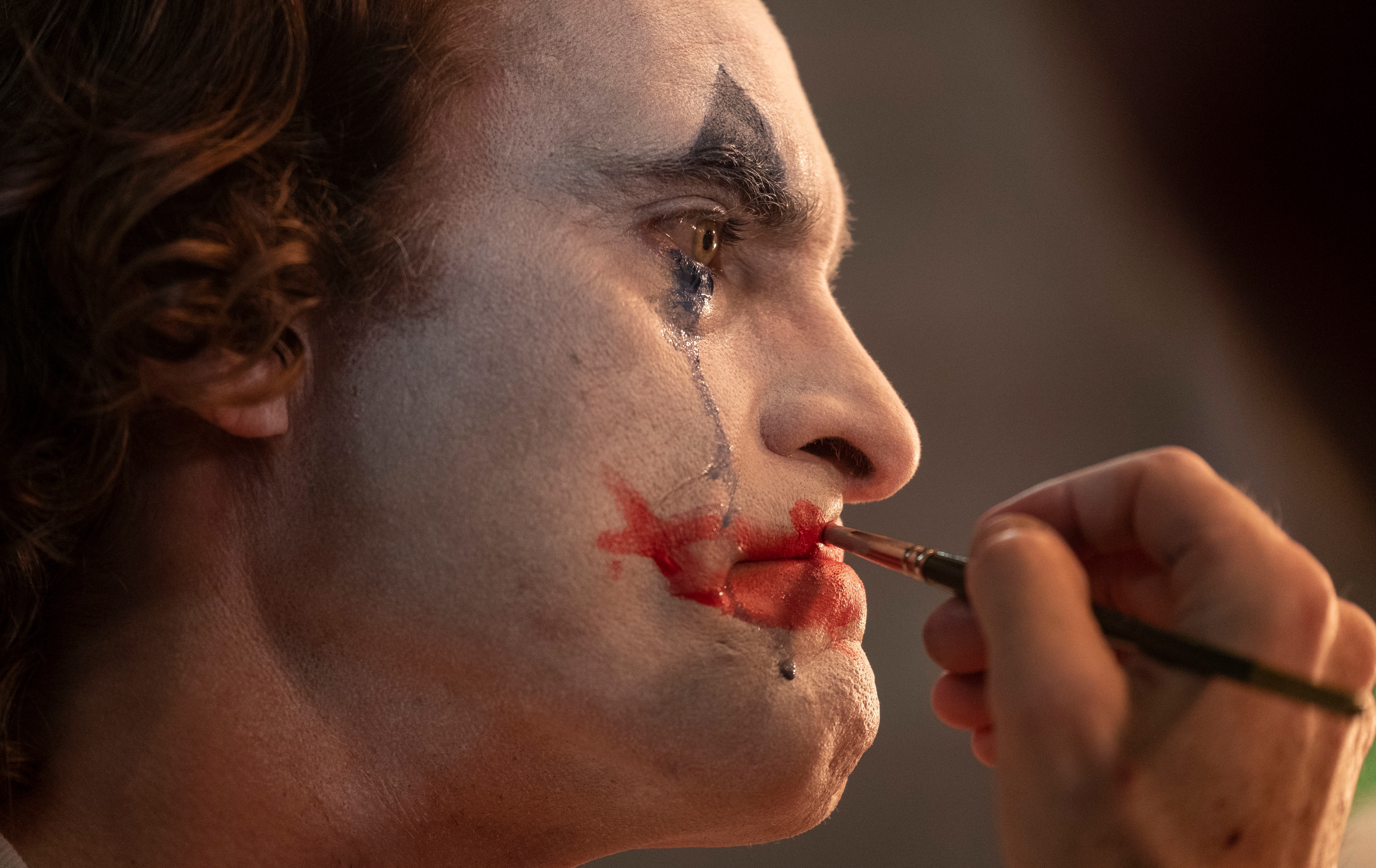 How Joker got his iconic hair and makeup | SYFY WIRE