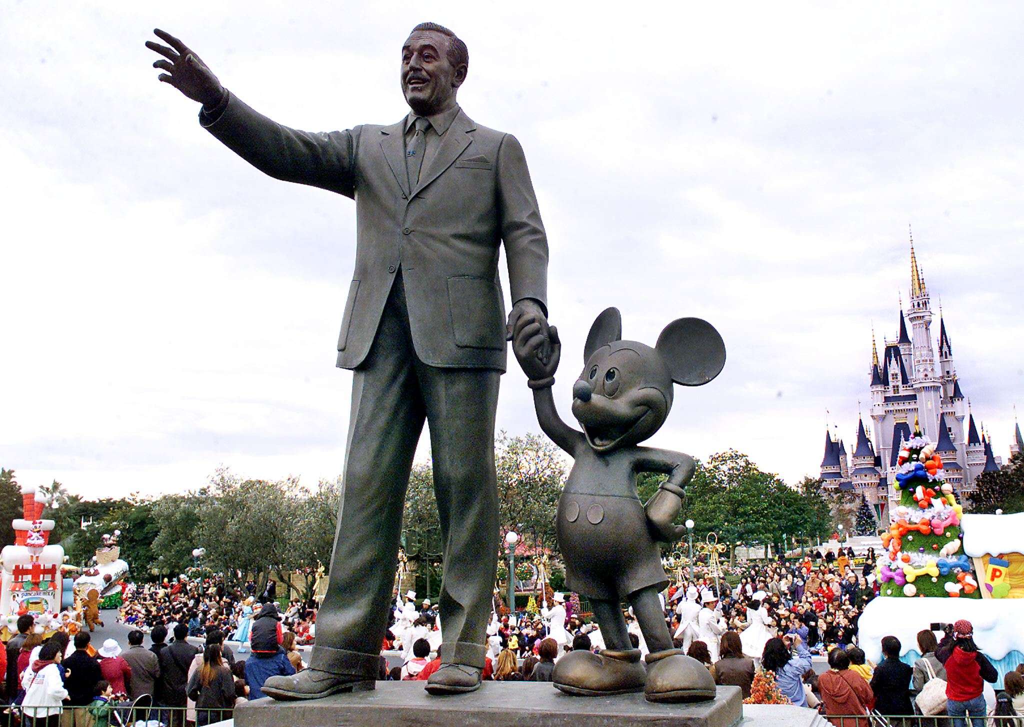 Walt Disney Mickey Mouse statue