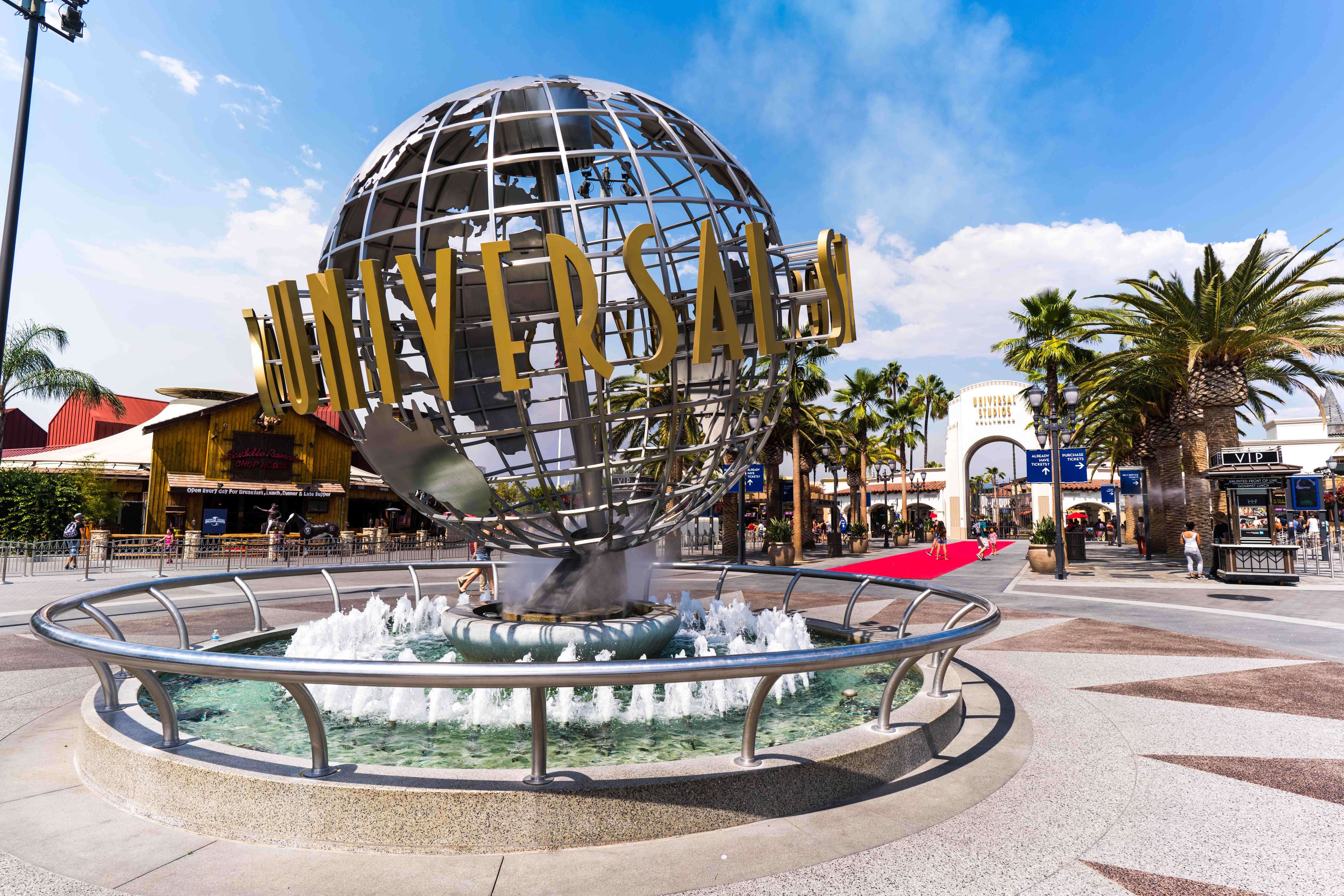 Universal Studios Hollywood globe fountain structure