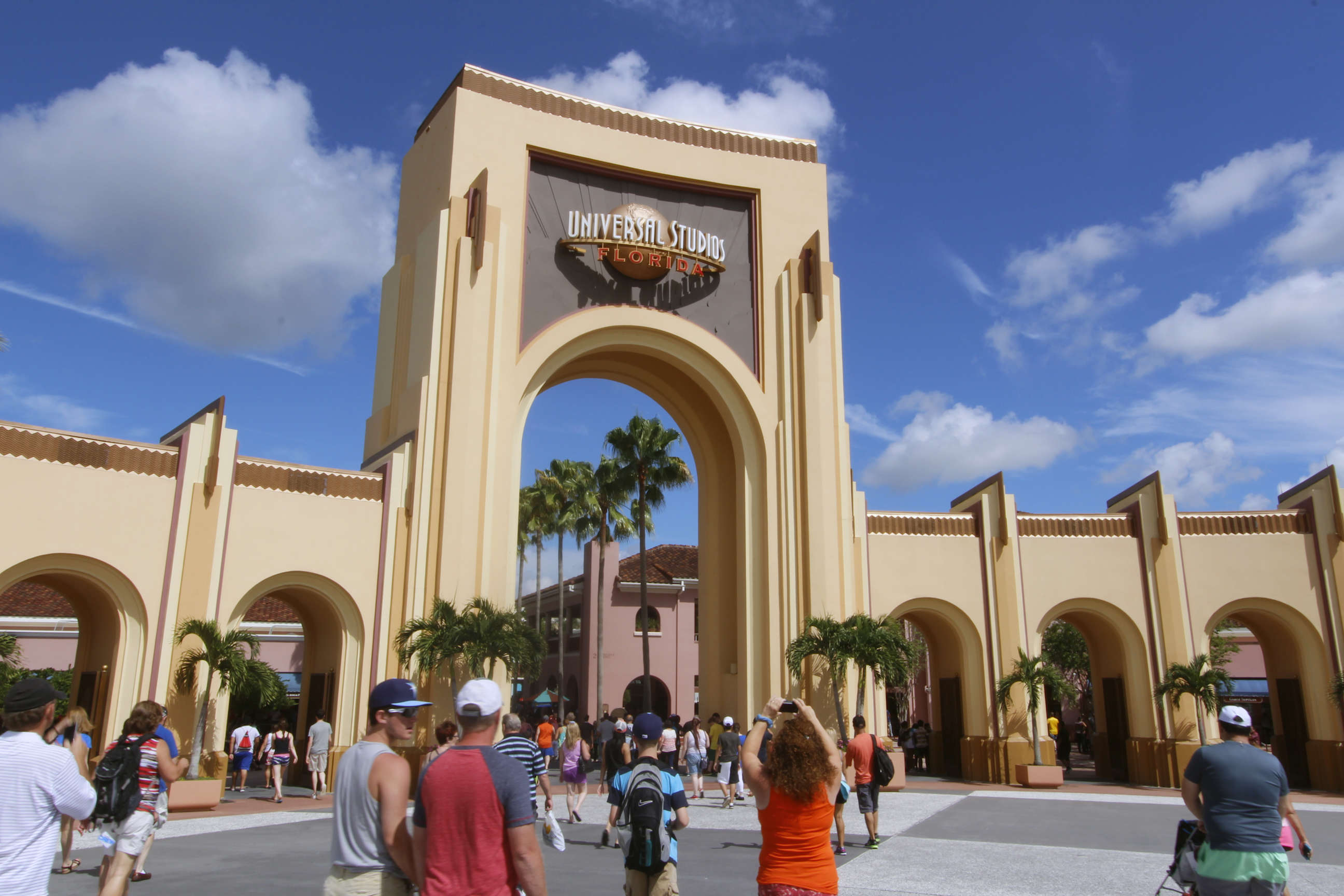 Universal Studios Orlando FINALLY Moves Forward With Extended Park Hours  for Guests - Disney Dining