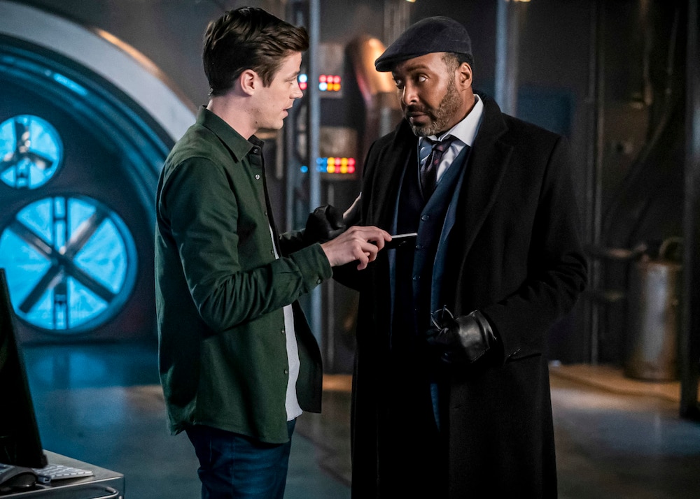 (L-R) Grant Gustin as Barry Allen and Jesse L. Martin as Captain Joe West