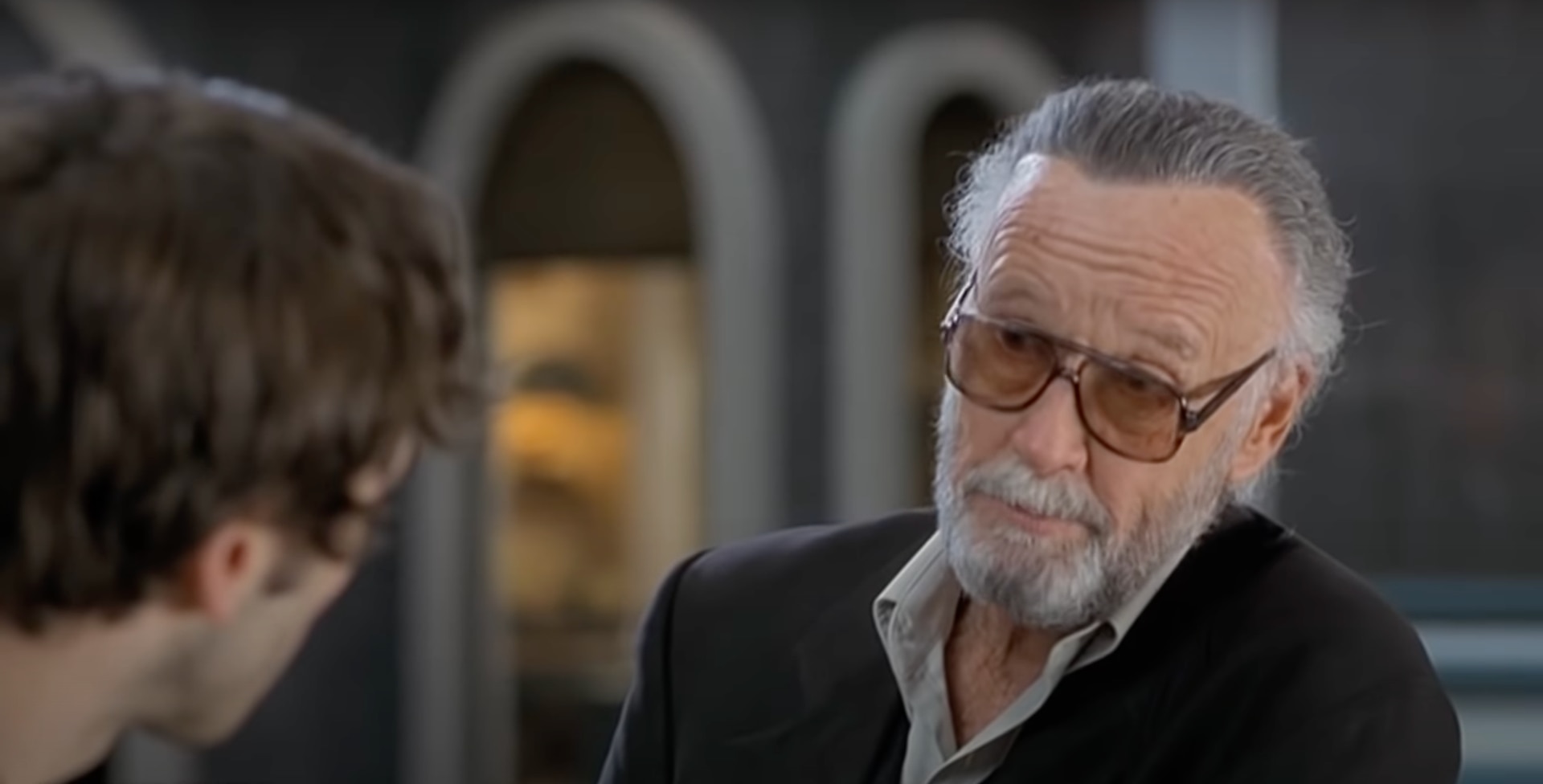 Mallrats' and the origin of Stan Lee's first major big-screen cameo | SYFY  WIRE
