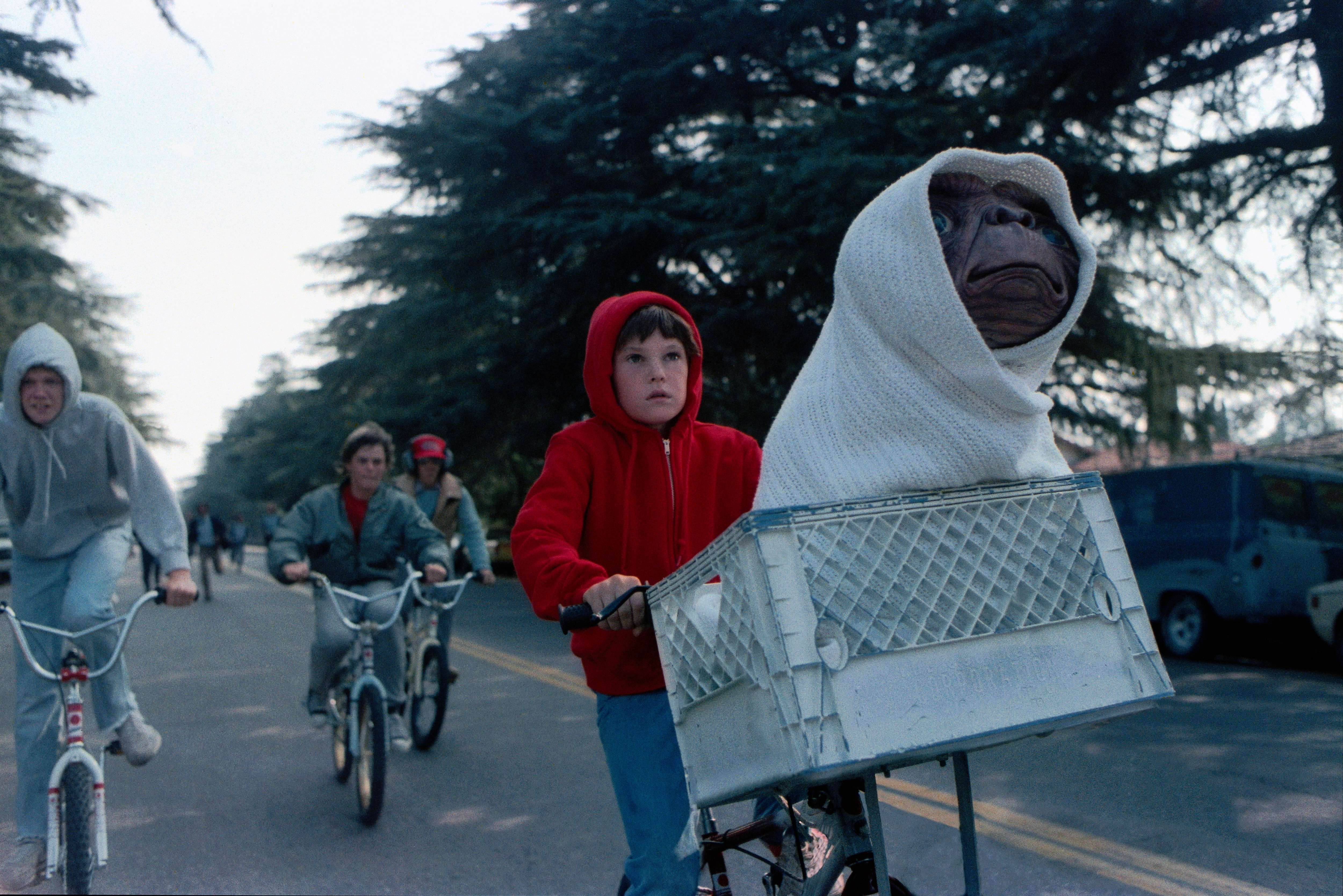 IMAX is getting nostalgic this summer with (very) big screen viewings of ‘E.T.’ and ‘Jaws’