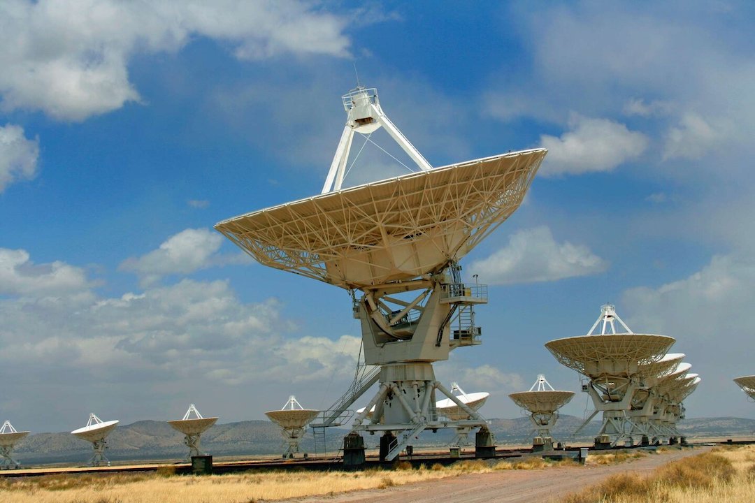 Very large array radio telescopes