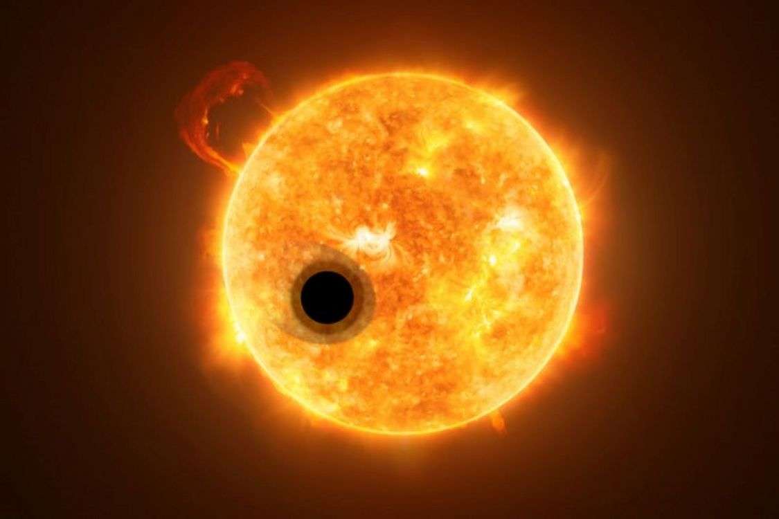 Artwork of the extreme superpuff planet WASP-107b, which has such a low mass it’s about as dense as a marshmallow. Credit: ESA/Hubble, NASA, M. Kornmesser
