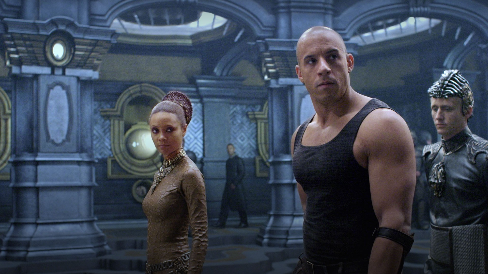 Thandie Newton and Vin Diesel in The Chronicles of Riddick