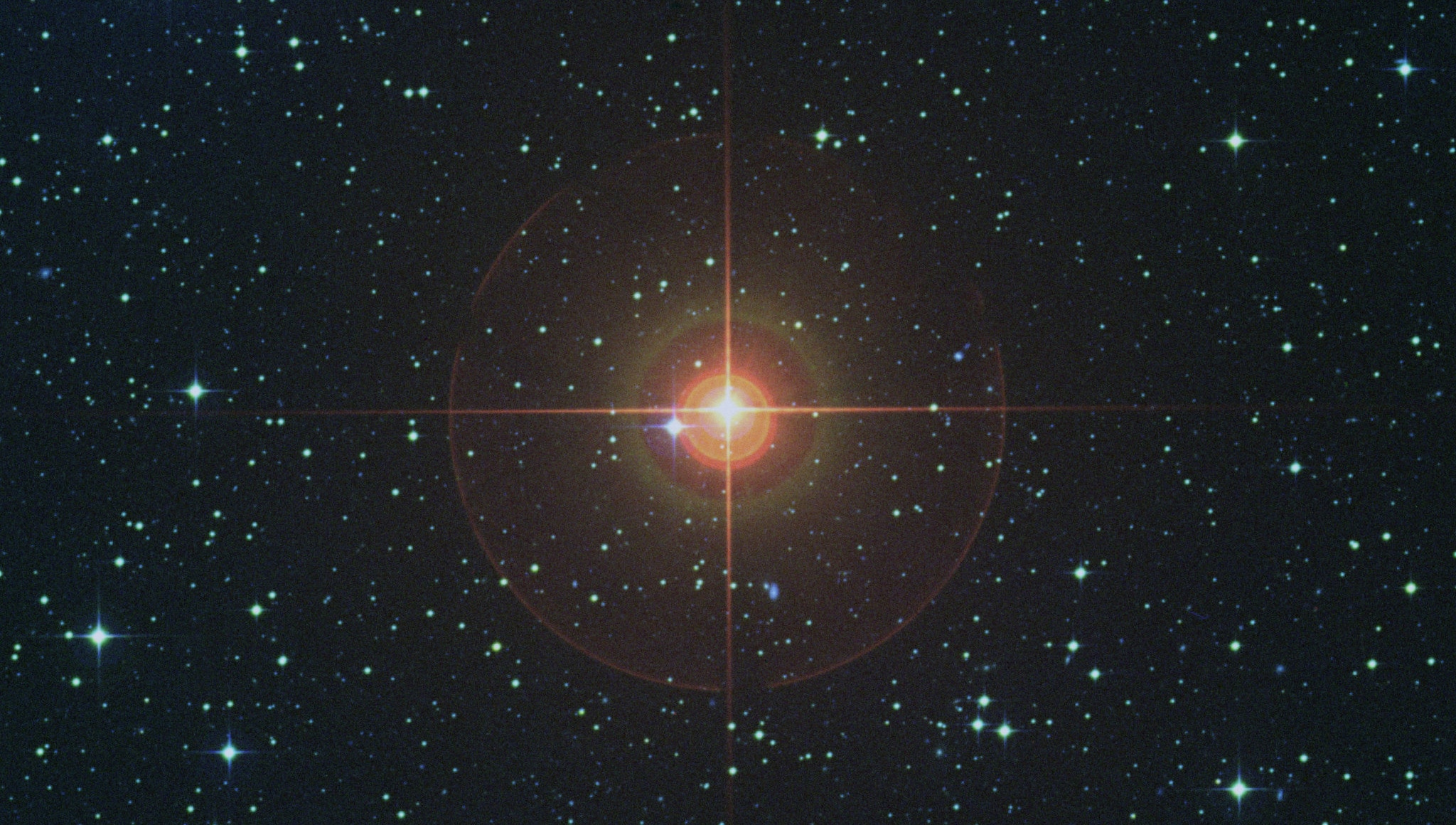 In visible light, it’s easy to see why W Hydrae is a red giant. Credit: Digitized Sky Survey