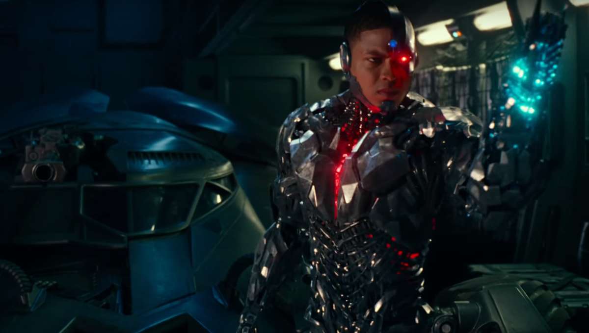 justice-league-featurette-cyborg-screengrab-syfywire.png