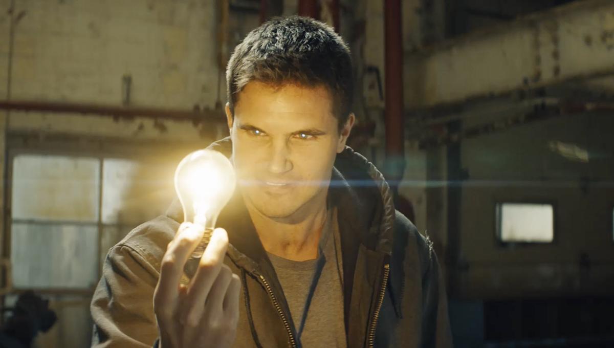 Code 8: Robbie Amell takes a grounded approach in superheroes