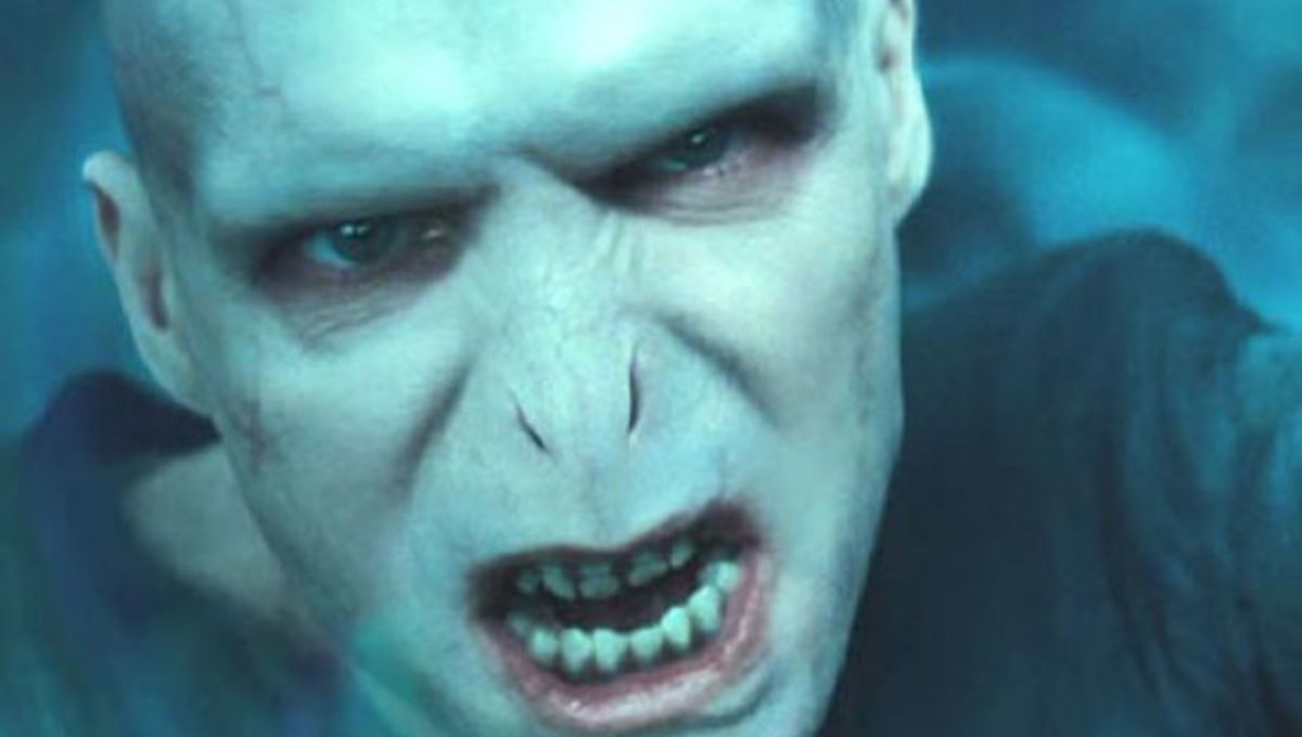 Watch Ralph Fiennes awkwardly read X-rated Harry Potter fan fic