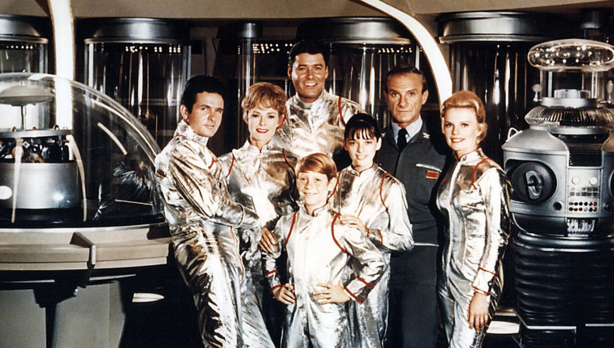 Danger Will Robinson Netflix S Lost In Space Tv Series Has Cast