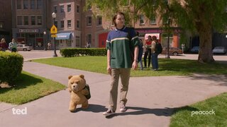 Дважды игрушки: Тед и Чаки объединяют усилия в фильме «Павлин»