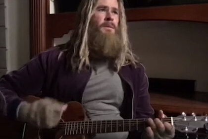 Chris Hemsworth Lebowski Thor singing
