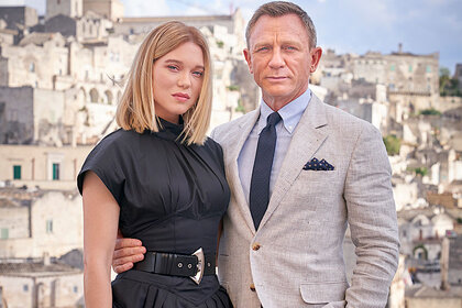 Ana de Armas and Daniel Craig in Italy for James Bond film
