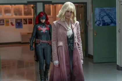 Kate and Alice Hallway Episode 10 Batwoman