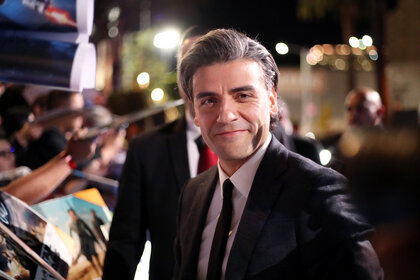 Oscar Isaac at the Rise of Skywalker red carpet