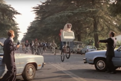 E.T.: The Extra-Terrestrial (1982)