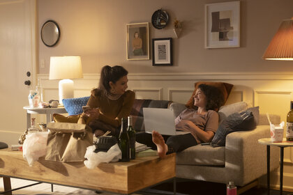 (L-R): Ginger Gonzaga as Nikki Ramos and Tatiana Maslany as She-Hulk/Jennifer "Jen" Walters in She-Hulk: Attorney At Law Season 1 Episode 2