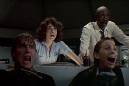 People scream in Jaws 3D (1983)