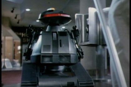 A kill bot appears in Chopping Mall (1986).