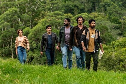 Asmara Feik as Petra, Nicholas Gonzalez as Levi, Chiké Okonkwo as Ty, Eoin Macken as Gavin, and Rohan Mirchandaney as Scott in La Brea 301