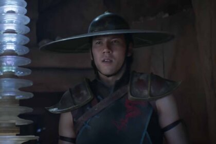 Kung Lao (Max Huang) wears his signature hat in Mortal Kombat (2021).