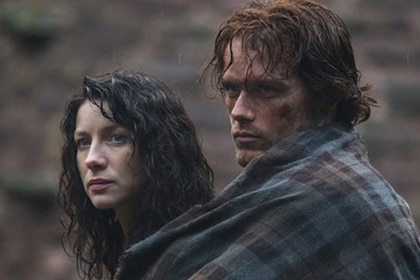 Jamie Fraser (Sam Heughan) and Claire Fraser (Caitríona Balfe) in season one of Outlander.