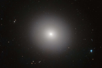 The elliptical galaxy IC 2006, which lies about 65 million light years from Earth. Credit: ESA/Hubble & NASA Image acknowledgement: Judy Schmidt and J. Blakeslee (Dominion Astrophysical Observatory). Note that the image is not related to science release 