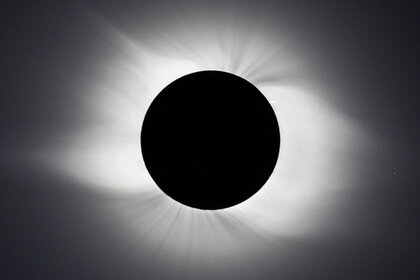 121113_ASTRO_ayiomamitis_solareclipse.jpg