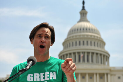 81405695-actor-jim-carrey-speaks-during-a-rally-in-front-of-the.jpg