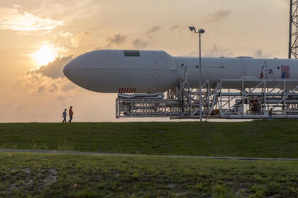 bobcooper_spacex_f9rolling_0.jpg