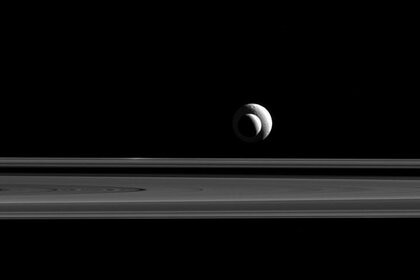 cassini_bullseye_moons.jpg