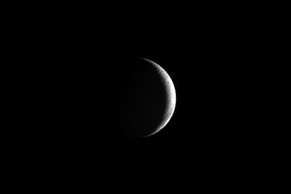 cassini_crescent_enceladus.jpg