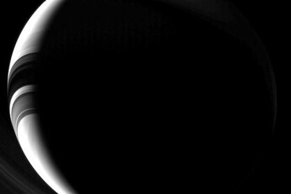 cassini_crescent_saturn.jpg.CROP.rectangle-large.jpg