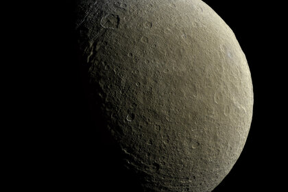 cassini_rhea_feb2015_1600.jpg