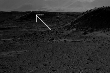 curiosity_light_right_590.jpg.CROP.rectangle-large.jpg