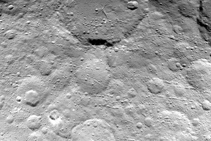 dawn_ceres_closeup_may232015_0.jpg