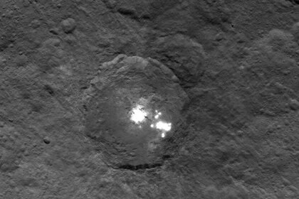 dawn_ceres_whitespots_june62015.jpg
