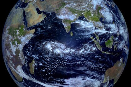 elektro-l_earth_autumnalequinox_0.jpg