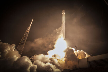 falcon9_launch_mar2015_0.jpg